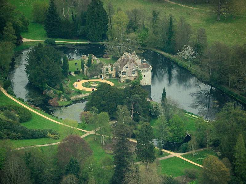 Scotney_Castle_aerial_view